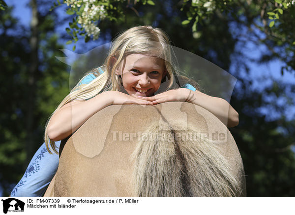 Mdchen mit Islnder / girl with Icelandic Horse / PM-07339