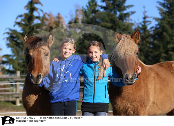 Mdchen mit Islndern / girls with Icelandic horses / PM-07622