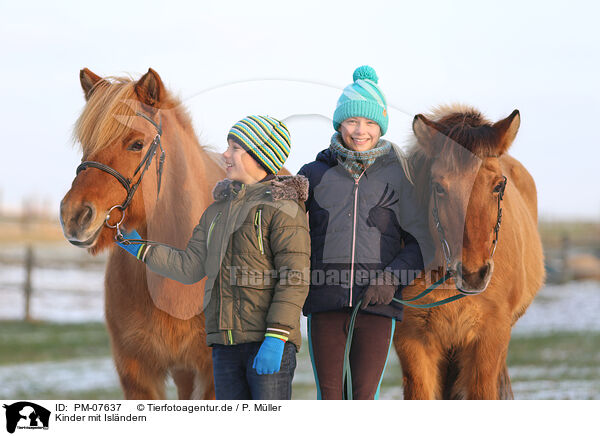 Kinder mit Islndern / kids with Icelandic horses / PM-07637
