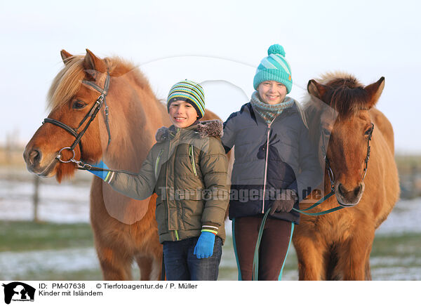 Kinder mit Islndern / kids with Icelandic horses / PM-07638