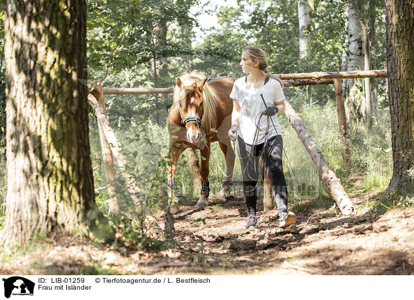 Frau mit Islnder / woman and Icelandic horse / LIB-01259