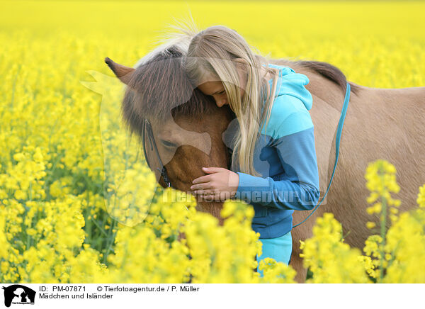 Mdchen und Islnder / girl and Icelandic horse / PM-07871