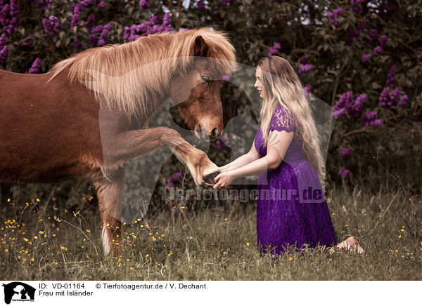Frau mit Islnder / woman with Icelandic horse / VD-01164