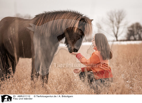 Frau und Islnder / woman and Icelandic horse / ABR-01112