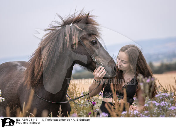Frau und Islnder / woman and Icelandic horse / ABR-01115