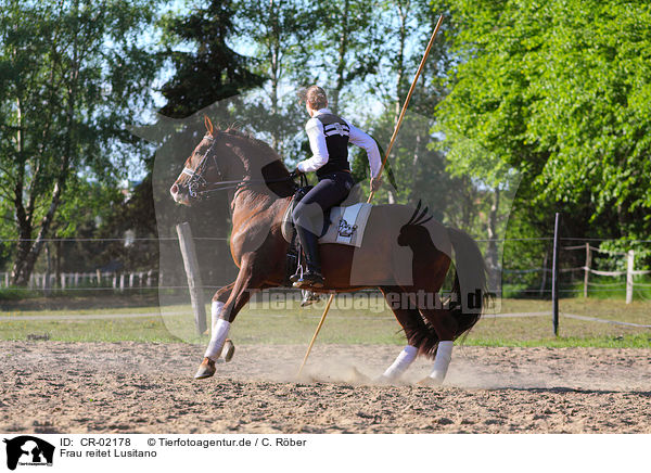 Frau reitet Lusitano / woman rides Lusitano / CR-02178