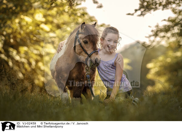 Mdchen und Mini Shetlandpony / VJ-02459