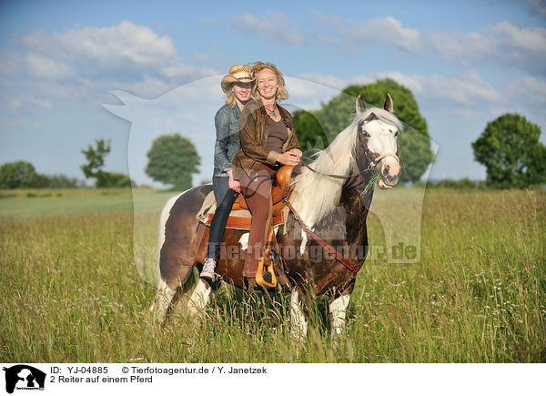2 Reiter auf einem Pferd / Riders on horse / YJ-04885