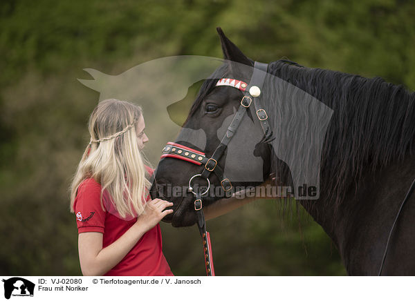 Frau mit Noriker / woman with Noriker Horse / VJ-02080