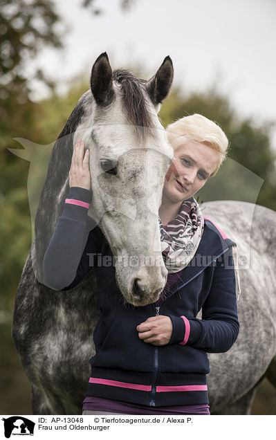 Frau und Oldenburger / woman and Oldenburg Horse / AP-13048