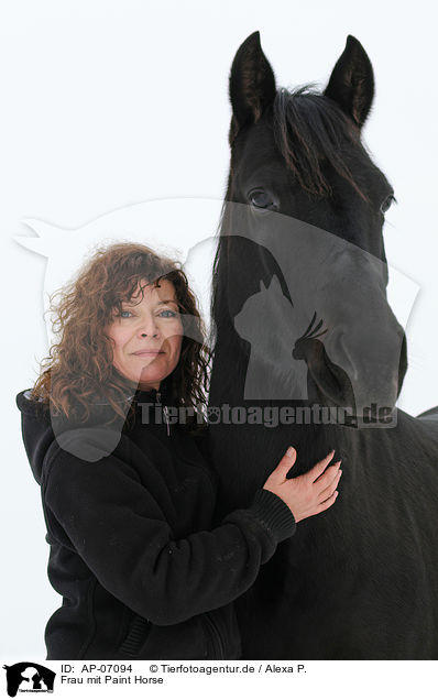 Frau mit Paint Horse / AP-07094