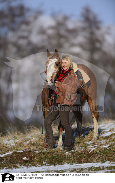 Frau mit Paint Horse / DMS-07836