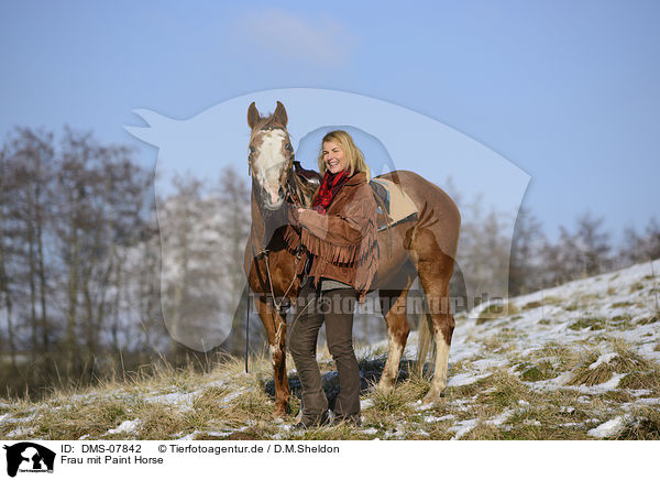 Frau mit Paint Horse / DMS-07842
