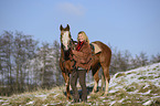 Frau mit Paint Horse