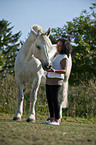 Frau und Percheron