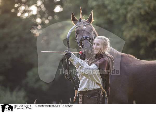 Frau und Pferd / woman and horse / JM-12913