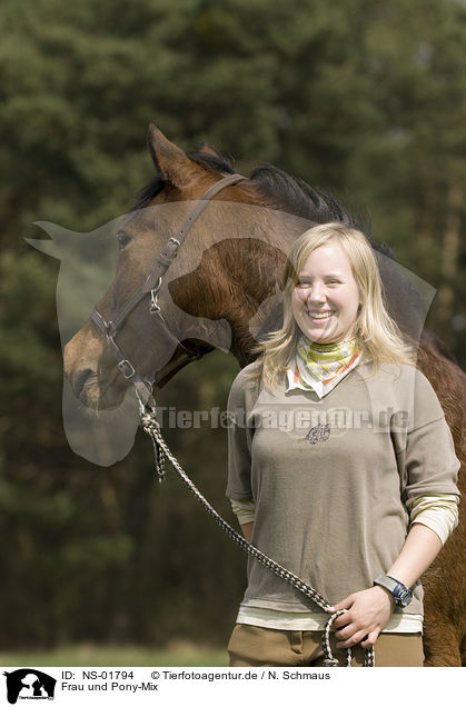 Frau und Pony-Mix / woman and pony / NS-01794
