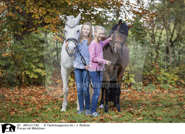 Ponys mit Mdchen / Ponies with girls / JRO-01180