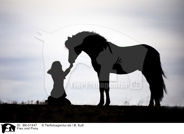 Frau und Pony / BK-01447