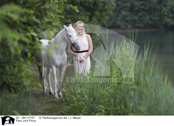 Frau und Pony / woman and pony / JM-17757