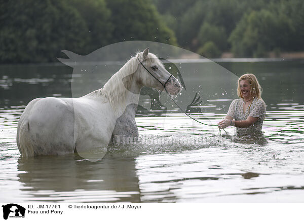 Frau und Pony / woman and pony / JM-17761