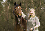 Frau und Pony-Mix