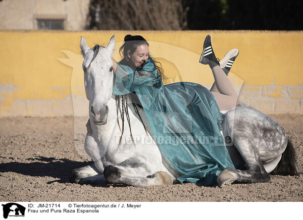 Frau und Pura Raza Espanola / woman and Pura Raza Espanola / JM-21714