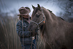 Quarab Horse mit Frau