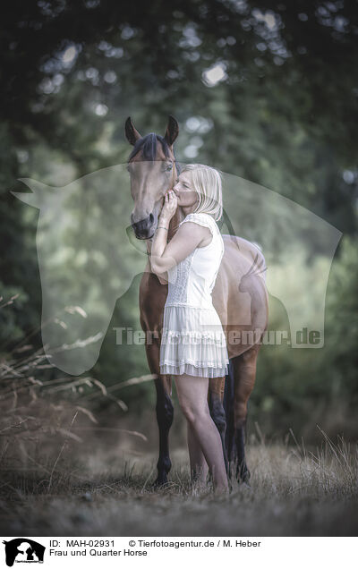 Frau und Quarter Horse / woman and Quarter Horse / MAH-02931
