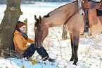 junge Frau mit Quarter Horse