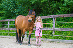 Kind und Quarter Pony