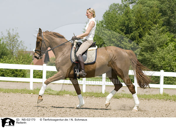 Reiterin / horsewoman / NS-02170