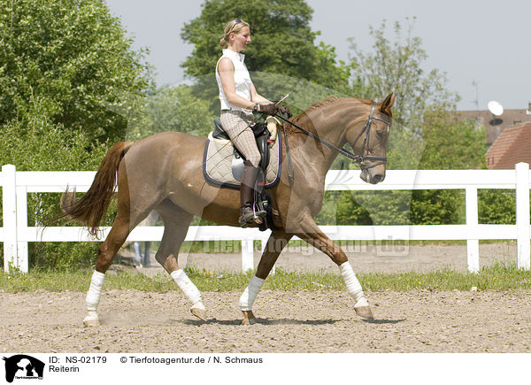 Reiterin / horsewoman / NS-02179