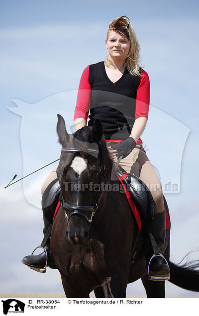 Freizeitreiten / riding woman / RR-38054