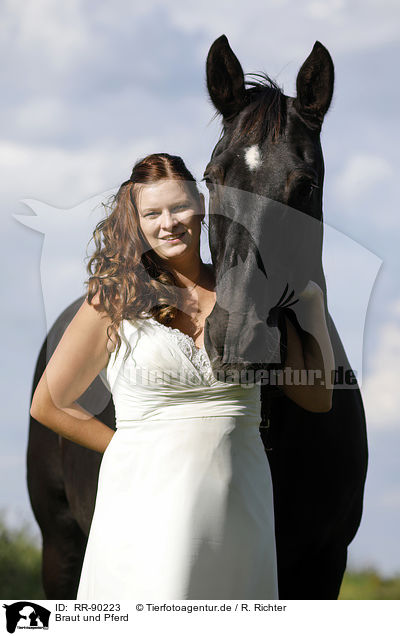 Braut und Pferd / bride and horse / RR-90223