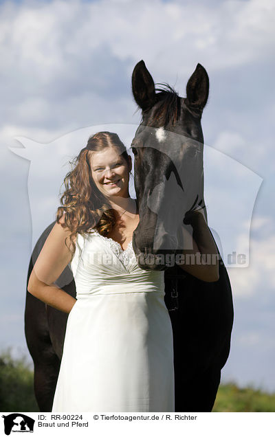 Braut und Pferd / bride and horse / RR-90224