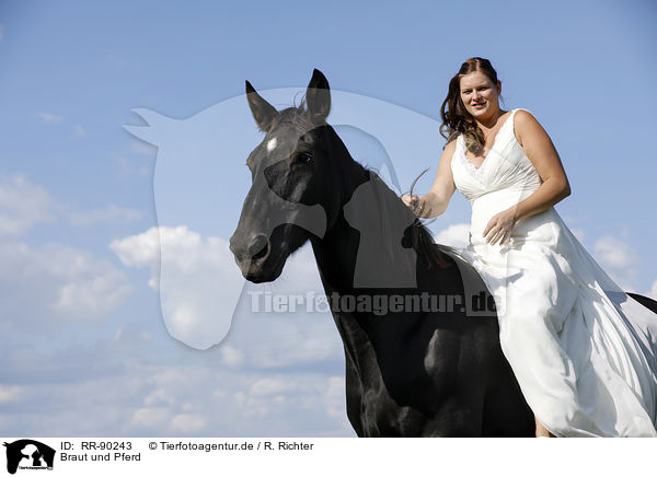 Braut und Pferd / bride and horse / RR-90243