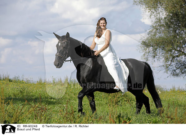 Braut und Pferd / RR-90248