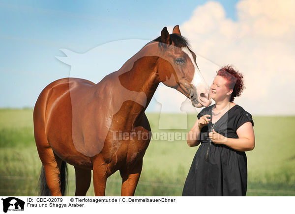 Frau und Shagya Araber / woman and Shagya Arabian Horse / CDE-02079