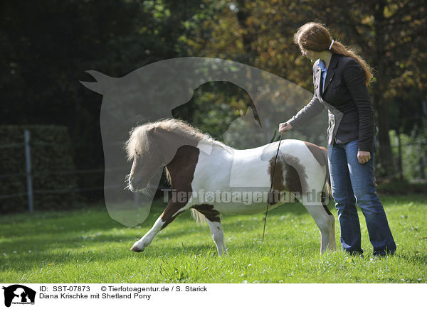 Diana Krischke mit Shetland Pony / SST-07873