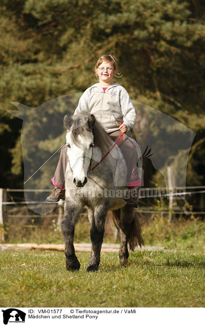 Mdchen und Shetland Pony / girl and Shetland Pony / VM-01577