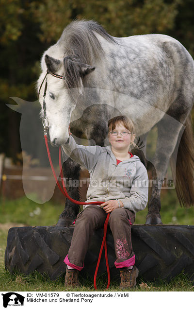 Mdchen und Shetland Pony / girl and Shetland Pony / VM-01579