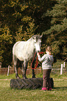 Mdchen und Shetland Pony