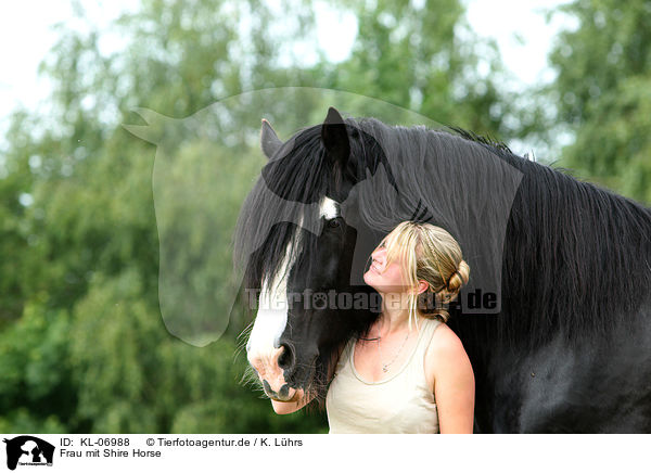 Frau mit Shire Horse / KL-06988