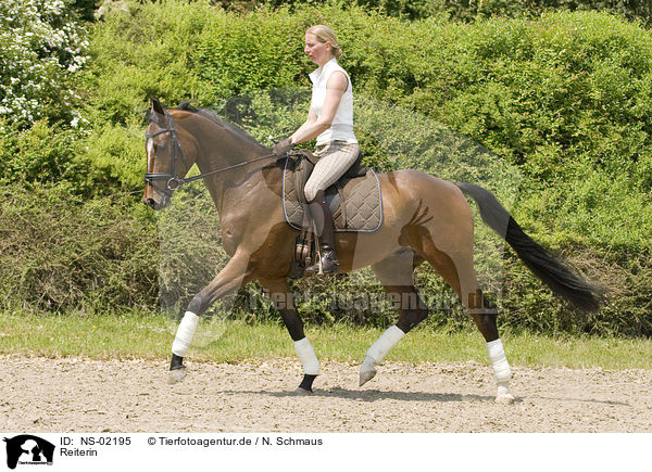 Reiterin / horsewoman / NS-02195