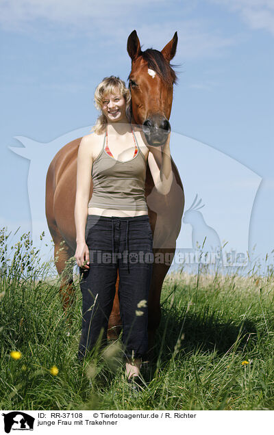 junge Frau mit Trakehner / young woman with Trakehner / RR-37108
