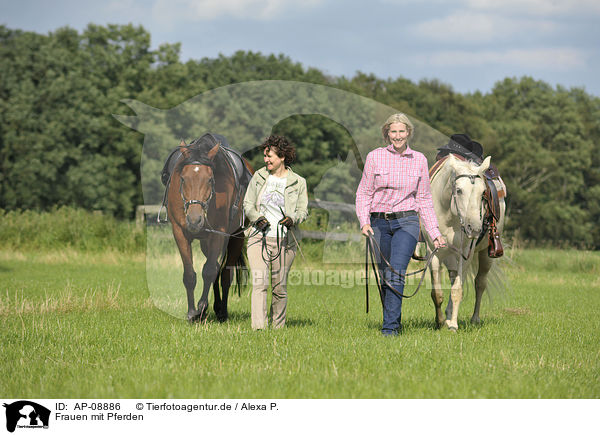 Frauen mit Pferden / woman with horses / AP-08886