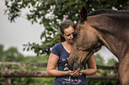 Frau und Trakehner