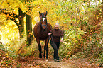 Frau mit Trakehner