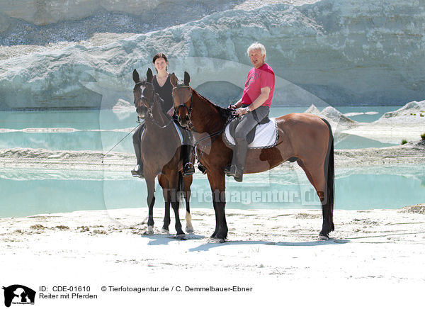 Reiter mit Pferden / CDE-01610